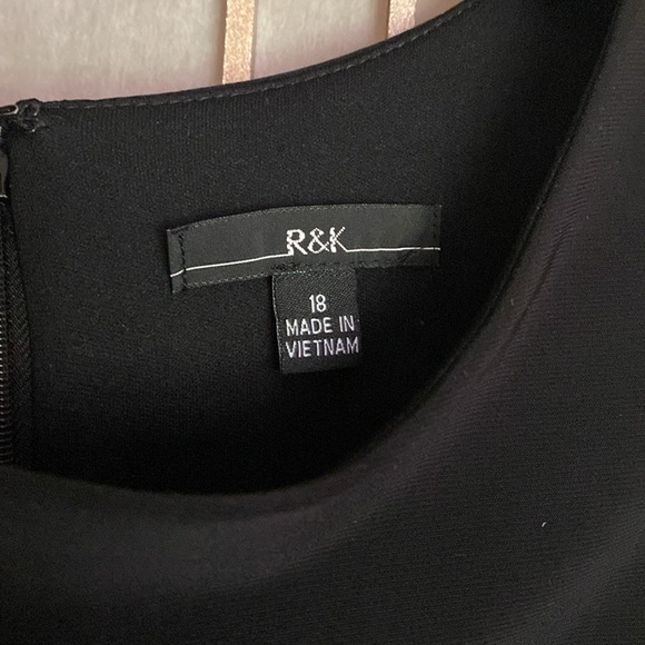 Black party dress with gold embroidered tulle, size 18 - Picture 5 of 9